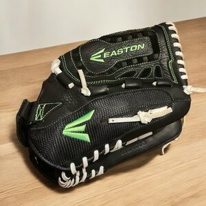 Easton Quality Leather 13” Pattern SVSM1300 Mitt!